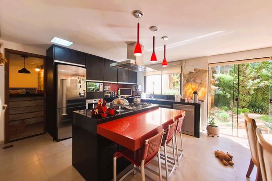 Cozinha de casa de condomínio à venda com 3 quartos, 365m² em Villa Bella, Itabirito