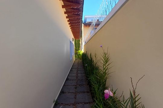 Área Externa de casa à venda com 4 quartos, 322m² em Cidade São Francisco, São Paulo