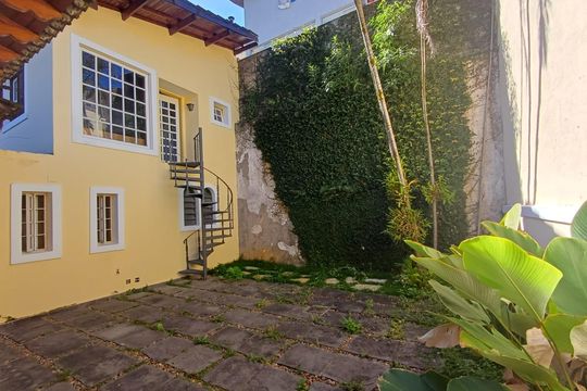 Área Externa de casa à venda com 3 quartos, 240m² em Cidade São Francisco, São Paulo