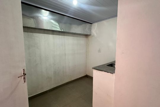Sala/Cozinha de casa para alugar com 1 quarto, 22m² em Santo Amaro, São Paulo
