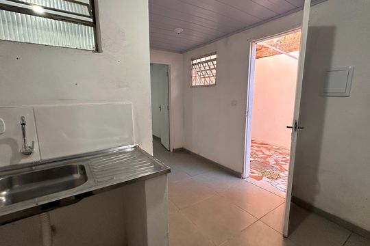 Sala/Cozinha de casa para alugar com 1 quarto, 22m² em Santo Amaro, São Paulo