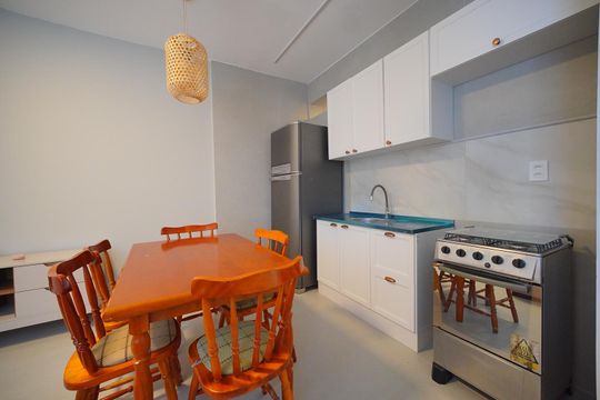 Sala/Cozinha de apartamento para alugar com 3 quartos, 71m² em Centro, Florianópolis