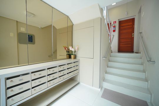 Hall de entrada de apartamento para alugar com 3 quartos, 71m² em Centro, Florianópolis