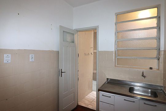 Cozinha de apartamento à venda com 2 quartos, 64m² em Bom Fim, Porto Alegre
