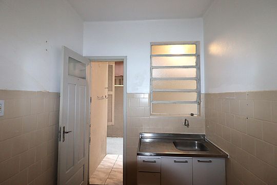 Cozinha de apartamento à venda com 2 quartos, 64m² em Bom Fim, Porto Alegre