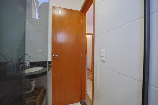 Banheiro do Quarto 1 de casa de condomínio à venda com 2 quartos, 74m² em Cangaiba, São Paulo
