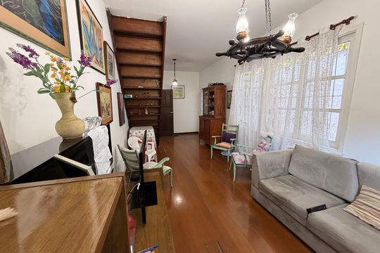 Casa para alugar com 5 quartos, 200m² em Quarteirão Ingelheim, Petrópolis