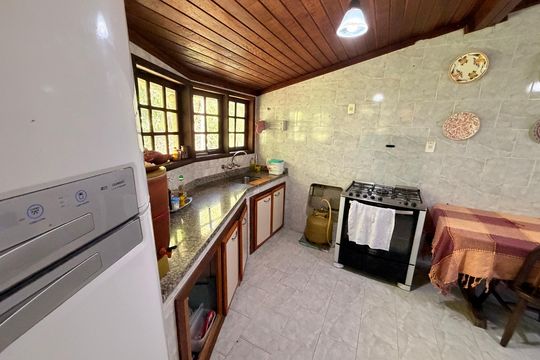 Casa para alugar com 5 quartos, 200m² em Quarteirão Ingelheim, Petrópolis