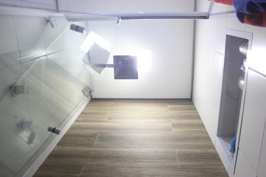 Banheiro social de apartamento para alugar com 3 quartos, 75m² em Jardim Flor da Montanha, Guarulhos