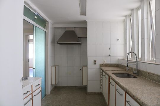 Cozinha de apartamento à venda com 3 quartos, 232m² em Perdizes, São Paulo