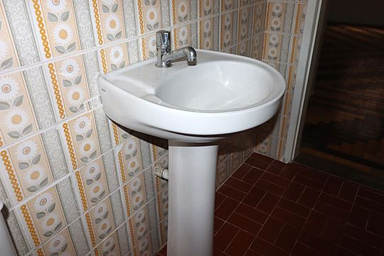 Banheiro  de apartamento para alugar com 2 quartos, 51m² em Bom Fim, Porto Alegre