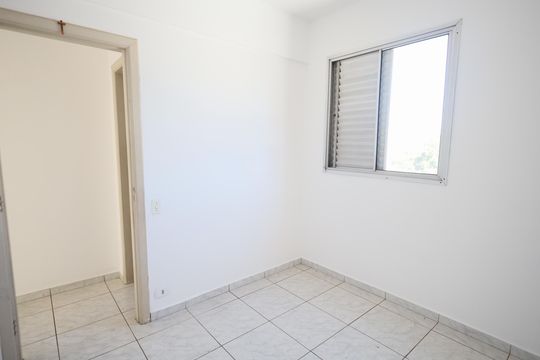 Quarto 2 de apartamento para alugar com 2 quartos, 47m² em Km 18, Osasco