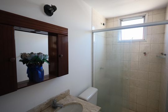 Banheiro de apartamento para alugar com 2 quartos, 47m² em Km 18, Osasco
