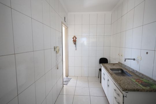 Cozinha e Área de Serviço de apartamento para alugar com 2 quartos, 47m² em Km 18, Osasco