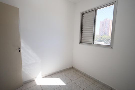 Quarto 1 de apartamento para alugar com 2 quartos, 47m² em Km 18, Osasco