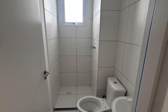 Banheiro de apartamento à venda com 2 quartos, 47m² em Campestre, Santo André