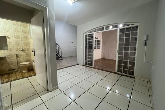 Casa para alugar com 3 quartos, 200m² em Tabajaras, Uberlândia