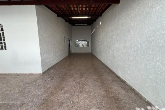 Área externa de casa para alugar com 3 quartos, 200m² em Tabajaras, Uberlândia