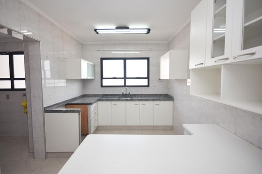 Cozinha de apartamento para alugar com 3 quartos, 140m² em Anhangabaú, Jundiaí