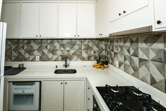 Cozinha de apartamento à venda com 2 quartos, 56m² em Planalto, Belo Horizonte