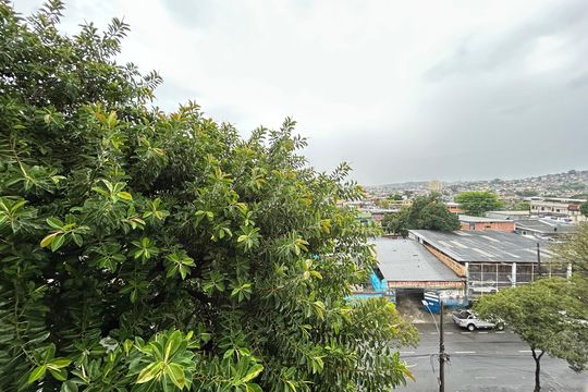Vista do Quarto 2 de apartamento para alugar com 2 quartos, 70m² em Madureira, Rio de Janeiro