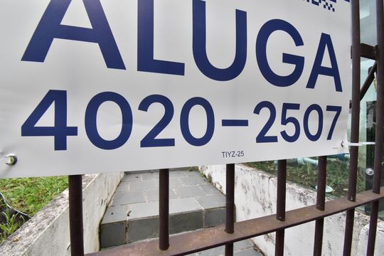 Placa de casa para alugar com 2 quartos, 182m² em Mossunguê, Curitiba