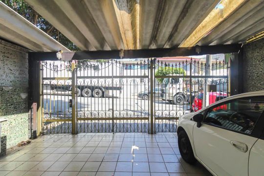 Garagem de casa à venda com 3 quartos, 200m² em Vila Anadir, São Paulo