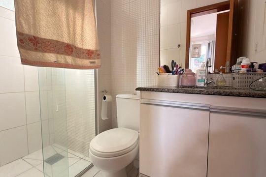 banheiro 1 de apartamento à venda com 3 quartos, 94m² em Carlos Prates, Belo Horizonte