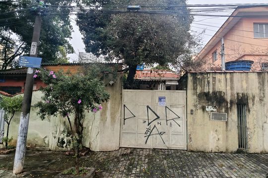 Fachada de casa à venda com 1 quarto, 147m² em Piqueri, São Paulo