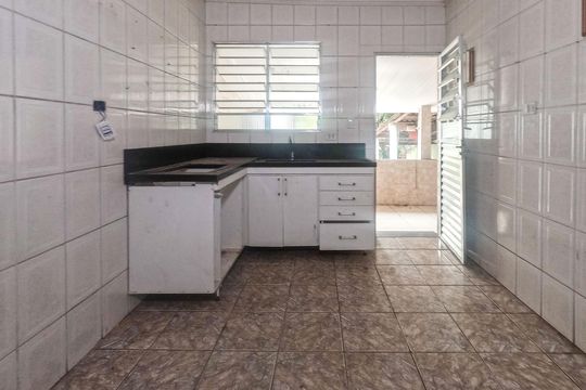 Sala/Cozinha de casa à venda com 1 quarto, 147m² em Piqueri, São Paulo