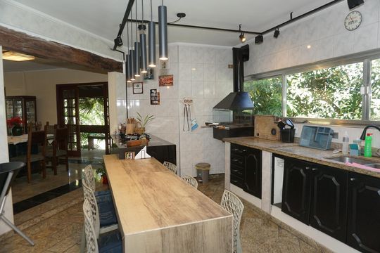 Cozinha do Salão de Festas de casa para alugar com 5 quartos, 625m² em Condomínio Iolanda, Embu das Artes