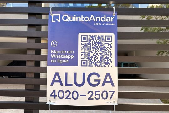 Fachada + plaquinha FRAY-585 de apartamento para alugar com 3 quartos, 80m² em Vila Assunção, Santo André