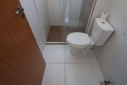 Banheiro de apartamento à venda com 2 quartos, 49m² em São José, Canoas