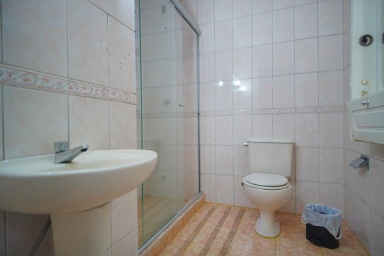 Banheiro Corredor de apartamento para alugar com 2 quartos, 54m² em Bom Fim, Porto Alegre