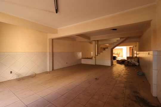 Garagem Coberta de casa à venda com 4 quartos, 359m² em Parque Industriario, Santo André