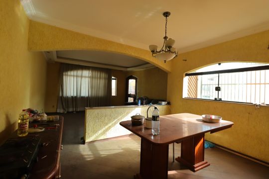 Casa à venda com 4 quartos, 359m² em Parque Industriario, Santo André