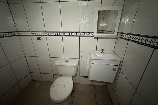 Banheiro de casa para alugar com 1 quarto, 25m² em Parque Esmeralda, Barueri