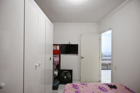 Quarto 1 de apartamento para alugar com 2 quartos, 40m² em Jardim do Lago, São Paulo