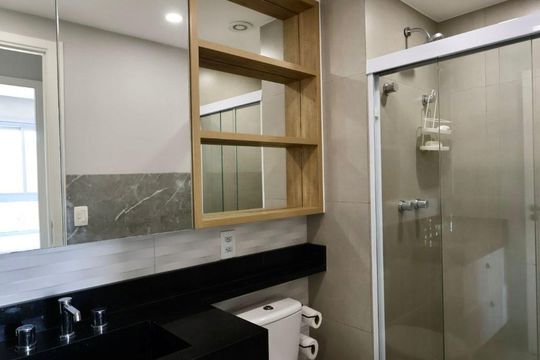 Banheiro de apartamento à venda com 1 quarto, 42m² em Bosque, Campinas