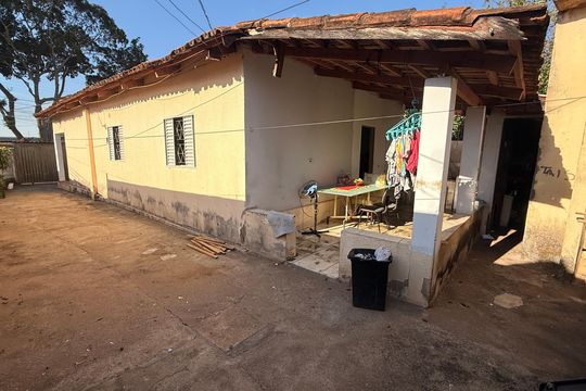 Quintal de casa à venda com 6 quartos, 495m² em Cidade Jardi, Goiânia