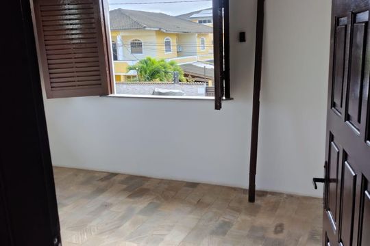Casa para alugar com 3 quartos, 240m² em Praia do Flamengo, Salvador