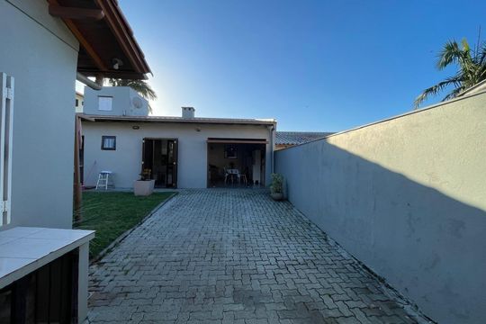 Casa à venda com 3 quartos, 150m² em Scharlau, São Leopoldo