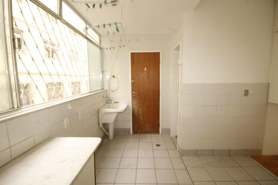 Área de Serviço de apartamento para alugar com 4 quartos, 158m² em Santa Efigênia, Belo Horizonte