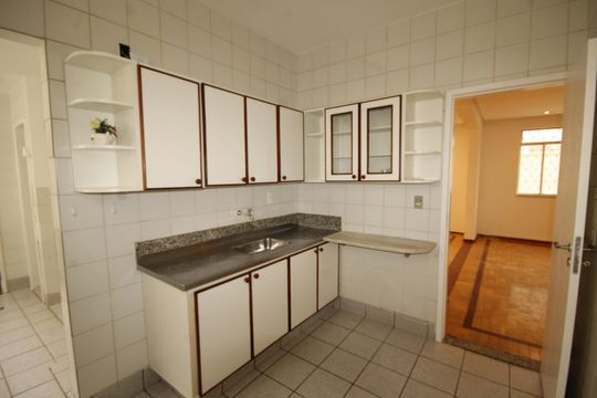 cozinha de apartamento para alugar com 4 quartos, 158m² em Santa Efigênia, Belo Horizonte