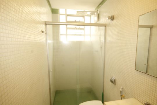 banheiro 2 de apartamento para alugar com 4 quartos, 158m² em Santa Efigênia, Belo Horizonte