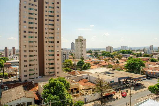 Vista da Sacada de apartamento para alugar com 3 quartos, 93m² em Setor Aeroporto, Goiânia