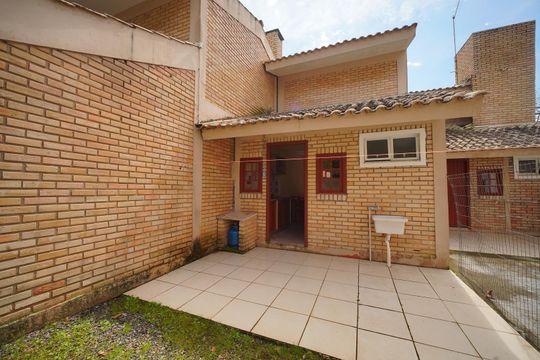 Área de Serviço  de casa de condomínio para alugar com 1 quarto, 68m² em Barra da Lagoa, Florianópolis