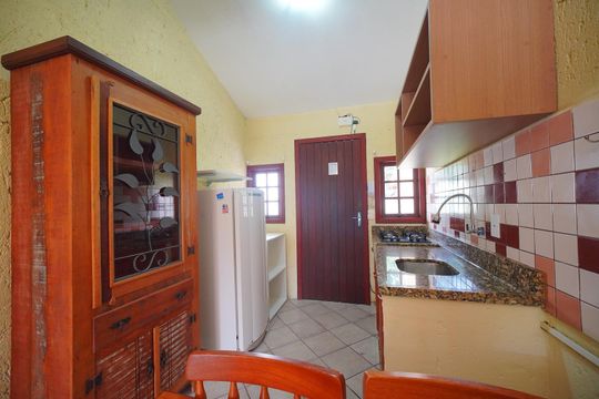 Cozinha  de casa de condomínio para alugar com 1 quarto, 68m² em Barra da Lagoa, Florianópolis