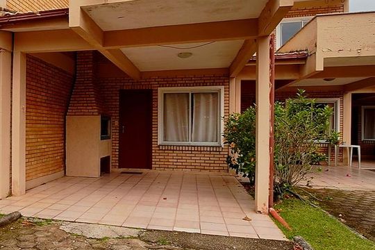 Fachada  de casa de condomínio para alugar com 1 quarto, 68m² em Barra da Lagoa, Florianópolis
