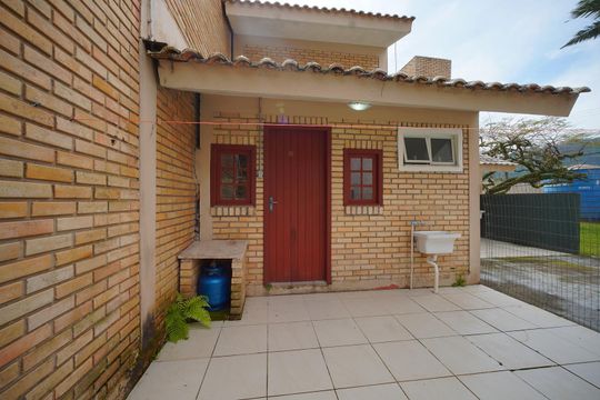Área de Serviço  de casa de condomínio para alugar com 1 quarto, 68m² em Barra da Lagoa, Florianópolis